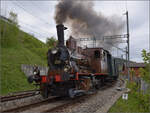 Train du Terroir.

E 3/3 5811 bei Ausfahrt aus Travers. Mai 2024.