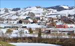 Fahrt durch Hasle im Entlebuch oder auch Bilderbuch mit Eb 3/5 5810. Bild G. Bank, Februar 2019.