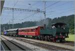 Zum traditionellen Gotthelf M�rit von Sumiswald erreicht der seit einigen Jahren zur Tradition geworden OeBB Extrazug von Balsthal sein Ziel Sumiswald Gr�nen. Den Zug f�hrt die Mallet Dampflok Ed 2 2/2 196, der SCB, die 1893 in der Lokomotiven Fabrik J.A. Maffei (M�nchen) gebaut wurde. 

14. Juni 2025