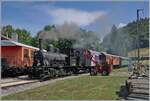 Das CTVJ (Compagnie du Train à Vapeur de la Vallée de Joux) Tigerli E 3/3 8494 (UIC 90 85 0008 494-6) der SLM mit Baujahr 1909 wird in Le Pont bekohlt, bzw.