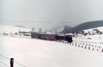 Mit einem Sonderzug ist die DE 0901 der Westf�lischen Landeseisenbahn, die heute als Am 846 033-9 der Swiss Rail Traffic AG geh�rt, im Januar 1979 kurz vor Brilon unterwegs.