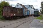 Fahrtag Wolfhuuser Bahn.

Tm 2/2 111 in Wolfhausen und zwei �berlebende historische G�terwagen. Oktober 2021.