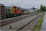 Im nicht elektrifizierten Bahnhof von Tiengen steht ST Tm 237 456 (98 85 5237 456-4 CH-ST). 

7. Mai 2017