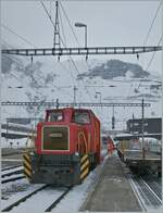 Eine der beiden  Schöma  Tm 2/2 (Loknummer ist aus diesem Blickwinke ersichtlich) beim Rangierdienst in Andermatt.