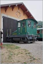 Auch eine  Spitzmaus  steht in Le Pont, der CTVJ (Compagnie du Train a vapeur de la Vallée de Joux) Tm I 102 (98 85 5230 320-4) in ungewohntem Grün steht jedoch zum Fotografieren etwas