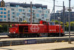 Die SBB Am 843 042-3 (92 85 8843 042-3 CH-SBB), eine Schweizer Version der MaK G 1700-2 BB, am 05 September 2021 im Bahnhof Basel SBB. .

Die Am 843 wurde 2006 von Vossloh in Kiel (ehem. MaK) unter der Fabriknummer 5001719  gebaut und an die SBB geliefert. Die angeschriebene Bezeichnung „MaK G 1700 BB“ ist eigentlich nicht ganz richtig, denn die Schweizer Version Am 843 unterscheidet sich etwas von der MaK G 1700 BB.