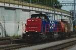 Am 13 Mai 2010 steht SBB Cargo 843 081 mit ein Wagen in Spiez.