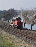 Der SBB Tm 234 102 (98 85 5 231 102-2 CH-SBB I)  Ameise  ist kurz nach Villeneuve auf dem Weg nach Montreux.