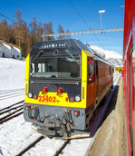 
Die RhB Gmf 4/4 23402 „Engadin“ (D2), ex Gmf 4/4 28704, am 20.02.2017 im Bahnhof Pontresina. 

Vielseitig fürs Gebirge ist diese vierachsige dieselelektrische Universallokomotive der RhB Infrastruktur. Die Lok wurde 2013 von Schalker Eisenhütte Maschinenfabrik GmbH in Gelsenkirchen unter der Fabriknummer 2586, als Gmf 4/4 28702 für die RhB gebaut, 2015 wurde sie in Gmf 4/4 23402 „Engadin“ (D2) umbezeichnet.