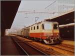 Die SBB Re 4/4 11251 fährt mit ihrem Schnellzug 631 in Biel/Bienne ein. 

Analog Bild (110 Film) vom 16. März 1984

