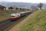 TEE-Classics: Re 4/4 I 10034 mit einem Sonderzug bei Niederbipp am 24. Januar 2015.
Foto: Walter Ruetsch