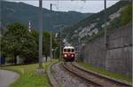 Re 4/4 I 10034 auf Jurarundfahrt. Zur Zürcher Streetparade wird gleichzeitig eine Rundfahrt durch den Jura mit Dinner im Zug angeboten. Hier in Rondchatel, August 2017. 