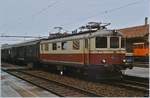 Die SBB Re 4/4 I 10050 mit dem Schnellzug 615 beim Halt in Grenchen Nord.

4. August 1984