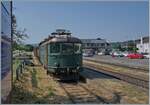 Ramsen, an der Strecke Etwilen Singen gelegen. ist zugleich der  Grenzbahnhof ; die Strecke wurde am 17. Juli 1875 eröffnet, der Personenverkehr am 21. Mai 1969 eingestellt, aber noch längere Zeit wurde der Abschnitt in der Schweiz für die  Rollende Landstrasse  genutzt. Doch als eine der wenigen Strecken in der Schweiz wurde bisher auf die Elektrifizierung verzichtet; insofern  passt  die Re 4/4 10042 hier nicht so ganz ins Bild. 

18. Juni 2023