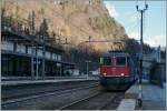 Die SBB Re 4/4 II 11149 wartet mit dem Tunnel-Autozug in Iselle auf die Abfahrt Richtung Brig.