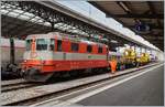 Die SBB Re 4/4 II 11108 (UIC 91 85 4 420 108-3 CH-SBB) ist mit einem kurzen Bauzug in Lausanne eingetroffen.