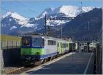 In Därstetten kreuzen sich jede zweite Stunde die RE Zweisimmen - Interlaken, und vermitteln dadurch eine (kleinen) Bahnhof voller EW III-Wagen...
Ebenfalls ein gutes Bild macht die schiebende BLS Re 4/4 II 504. 

12. Feb. 2021