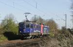 Überraschung am heutigen Nachmittag: Bei Kaarst Broicherseite an der Bahnstrecke Neuss - Krefeld kommt die 421 371-6 mit der 484 016 im Schlepp vorbei