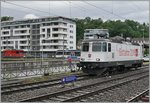 Die SBB Re 4/4 II  Erstfeld  (Re 420268-5) in Vevey. Im Hintergrund der MVR HGem 2/2 und ein MVR ABeh 2/6. 
17. Juni 2016