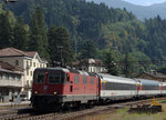 SBB: IR mit der Re 4/4 II 11191 im Gegenlicht in Faido am 13. September 2016.
Foto: Walter Ruetsch