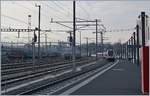 Ein Blick vom Bahnstieg in Lancy Pont Rouge auf den Güaer- und Rangierbahnhof Genève La Praille sowie eine ankommenden  Léman Express. Zudem ist im Hintergrund ein abgestelleter SNCF Z 31500 zu erkennen. 


21. Jan. 2020