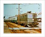 Die SBB Re 4/4 II 11258 hat in Delémont (Fahrtrichtungswechsel) den IC Mont-Blanc übernommen, der von Genève nach Hamburg unterwegs ist. An der Spitze der Zuges fehlen heute die SNCF Kurswagen des  Hispania  Express von Cerbère nach Basel SBB.

Analogbild vom 15. August 1984