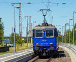   Die WRS Re 421 373-2 (91 85 4421 373-2 CH-WRSCH), ex SBB Re 4/4 II 11373, fährt am 01.07.2018 mit der 146 520-2 (91 80 6146 520-2 D-WRSCH) der WRS Deutschland GmbH am Haken durch den Bf