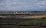 Wolkenlotto mit dem Suisse Train Bleu, gezogen von Re 421 387, auf dem Weg zur Silvestersause nach Frankfurt.