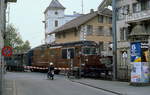 ...und schon wieder die BLS-Re 4/4 167, diesmal auf dem Weg nach Interlaken Ost im Juni 1990 in der Altstadt von Interlaken 