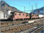 BLS Re 4/4 174 - 176 ab 1972; die BLS Re 4/4 174  Frutigne  und eine weitere sind verlsssen mit einem Güterzug Brig in Richtung Spiez. 

9. Juli 2008