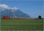 Eine Re 460 erreicht mit dem IR 1709 von Genève Aéroport nach Brig in Kürze Aigle.
27. Mai 2015