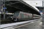 Die SBB Re 460 107-6 wirbt für die  Flachlandbahn Gotthard . 
Lausanne,den 16. Jan. 2016