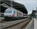 Die für den Gotthard werbende SBB Re 460 099-5 in Lausanne.