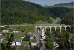 Umleiterverkehr auf dem Läufelfingerli. Ein IC auf dem Rümlinger Viadukt, mit viel Glück ist der so kurz, dass er sogar ins Bild passt. Juli 2018.