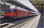 Eine SBB Re 460 in Lausanne in an und für sich keine Seltenheit, eine hier rangierende hingegen ist aber doch nicht so häufig zu beobachten: die SBB Re 460 114-2  Circus KNIE  (UIC 91 85 4 4460 114-2 CH-SBB) auf Rangierfahrt in Lausanne hat ihrem Zug nun erreicht.

1. Juni 2020