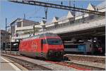 Eine SBB Re 460 in Lausanne in an und für sich keine Seltenheit, eine hier rangierende hingegen ist aber doch nicht so häufig zu beobachten: die SBB Re 460 114-2  Circus KNIE  (UIC 91 85 4 4460 114-2 CH-SBB) auf Rangierfahrt in Lausanne.

1. Juni 2020