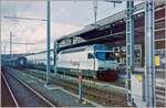 Die  Flugzug  SBB Re 460 112-6 mit einem IR/IC in Basel SBB.