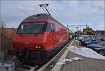 Durchaus eine Besonderheit ist Re 460 014 'Val de Trient' in Schwarzenburg. Januar 2026.