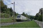 Der vor wenigen Minuten mit der BLS Re 465 008 in Chambrelien eingefahrene RE 3919 von La Chaux-de-Fonds nach Bern verlässt den Spitzkehrbahnhof Chambrelien bereits wieder, nun auf dem Weg nach