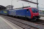 SBB cargo 474 018 steht am 17 September 2023 in Olten mit ein LKW Walterzug.