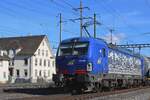 Bei das bekannter -und ganz legaler-  Fotopunkt beim Bahnhof Pratteln kann Mann Dienstags-Freitags immer wieder eine ganze Menge von uterzge auf den Chip retten. WRS 475 902 war am 13 Februar 2024 eine von viele Guterzge. 