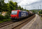 Die an die SBB Cargo International AG vermietete SBB Cargo Re 482 0017-1 (91 85 4482 017-1 CH-SBBC) fährt am 16 Juli 2024 mit einem Kesselwagenzug durch Kirchen/Sieg in Richtung Köln    Die