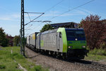 BLS CARCO LOKOMOTIVEN in Deutschland: Die Re 485 014-5 mit einer ROLA am Hacken in Richtung Norden unterwegs auf dem Verbindungsgeleise Güterbahnhof Weil am Rhein-Haltingen am 6. Mai 2016.
Foto: Walter Ruetsch