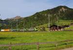 Güterverkehr auf der Lötschberg-Achse: Die BLS-Lokomotiven 485 015 und 485 011. Bei Frutigen, 23.Mai 2017. 