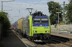 485 008-7 von BLS Cargo durcheilt am 31.07.2015 den Bahnhof Bad Krozingen in Richtung Basel