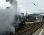 Von der A 3/5 ber die Ae 6/6 zum ICN - der leider etwas verbesserungswrdige Snappschuss streift die Geschiche der SBB. Das Bild entstand im Bahnhof Olten wo ja bekanntlich der Kilometer  0  liegt.
25. Juni 2011