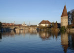 SBB: Eine nicht erkennbare Ae 6/6 mit einem Güterzug beim Passieren der Aarebrücke Solothurn am 23.