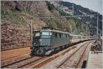 Die SBB Ae 6/6 11468  Lenzburg  ist im Frühsommer mit dem EC  Matterhorn  von Brig nach Wiesbaden auf der BLS Südrampe bei Hohtenn unterwegs.