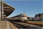 Die railadventure Re 6/6 16003 (91 854 620 003-4 CH-RADVE) hat in Lausanne zwei Firmen eigene Güterwagen aus Villeneuve übernommen, mit welchen auf der Hinfahrt ein Twindexx Speisewagen ins Bombardier Werk überführt wurde. 

20. Februar 2020