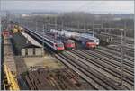 Neben SBB Re 6/6 um Eem 923 zeigt sich auch ein Dispo-Zug im Bahnhof von Lausanne Triage. 

4. Feb. 2022